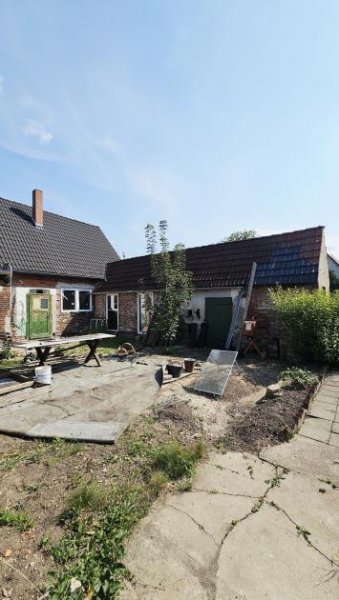 Oranienbaum Willkommen in einem Haus, das bereit ist für einen kompletten Neustart - und für Menschen, die genau das suchen. Haus kaufen