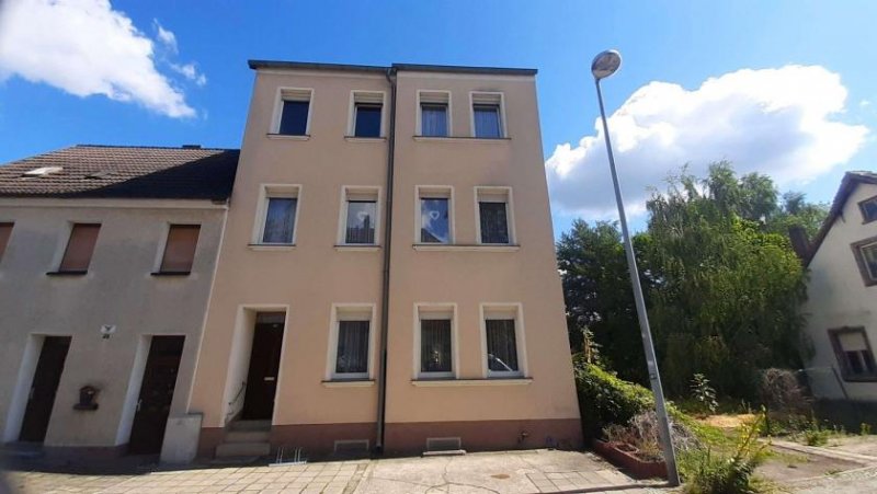 Coswig Beziehbares Haus mit Garten, Gartenhaus, Carport und Doppelgarage - auch für größere Familien Haus kaufen