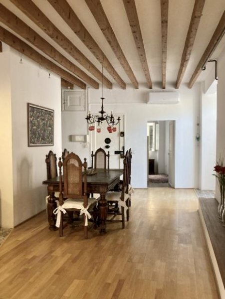 Palma de Mallorca Wunderbare Altstadtwohnung im typischen, mallorquinischen Stil Wohnung kaufen