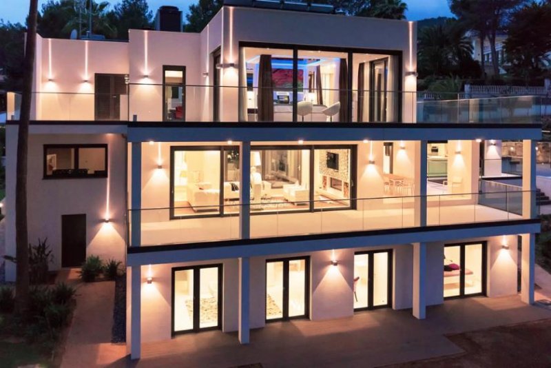 Son Vida EXKLUSIVITÄT TRIFFT WERTSTEIGERUNG:
TRAUMVILLA MIT PANORAMABLICK AUF DEN GOLFPLATZ VON SON VIDA! Haus kaufen