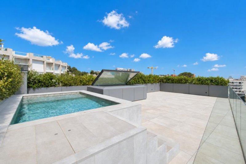 Palma / Cala Major Leben am Meer: Exklusives Duplex-Penthouse mit 105 m² Dachterrasse und privatem Pool Wohnung kaufen