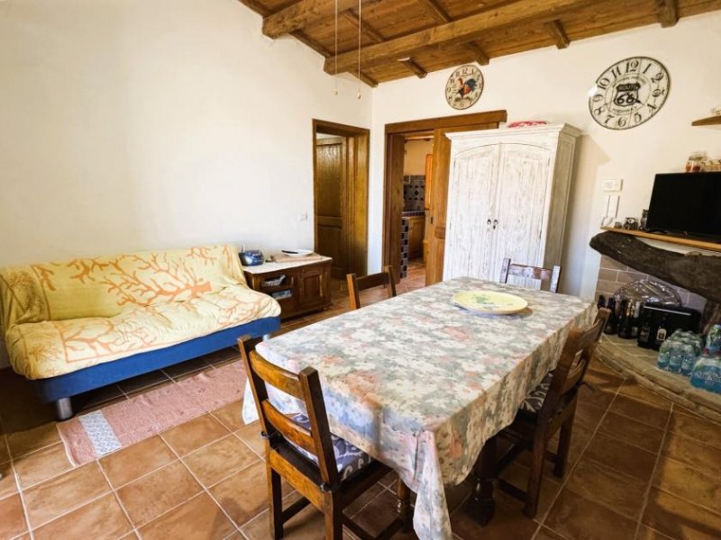 Aggius Restauriertes Stazzo mit Magazin auf 1 Hektar Grundstück, Aggius Haus kaufen