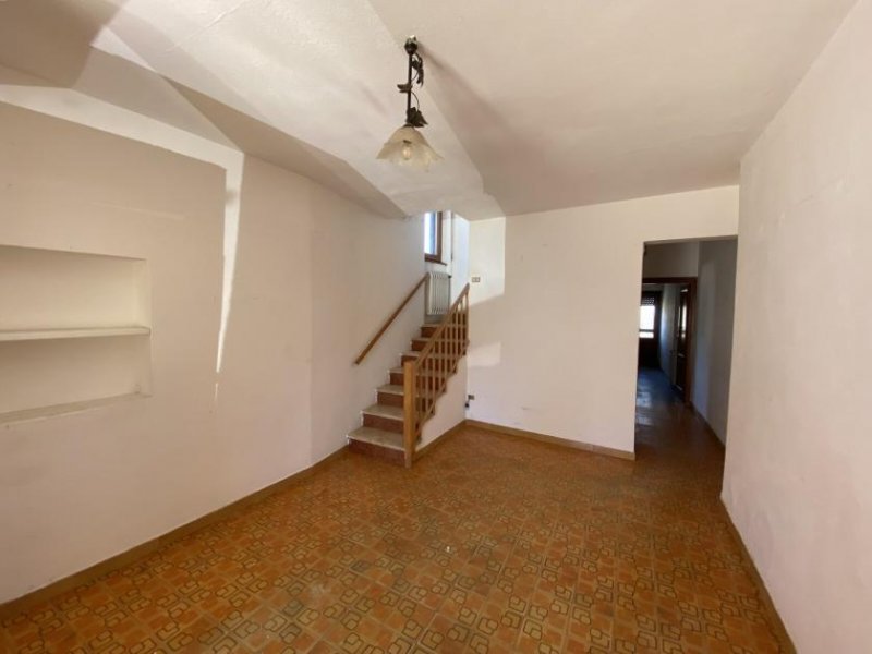 Aglientu Renovierungsbedürftiges Haus an der Piazza Alivia, Aglientu Haus kaufen