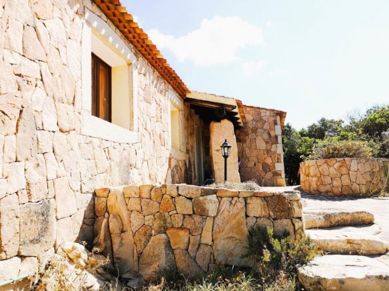 Palau Traumhaftes Gallura-Anwesen mit Gästehaus, Meerblick und absoluter Privatsphäre Haus kaufen