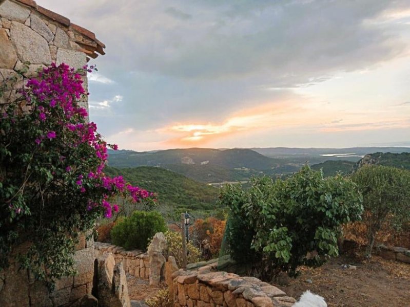 Palau Traumhaftes Gallura-Anwesen mit Gästehaus, Meerblick und absoluter Privatsphäre Haus kaufen