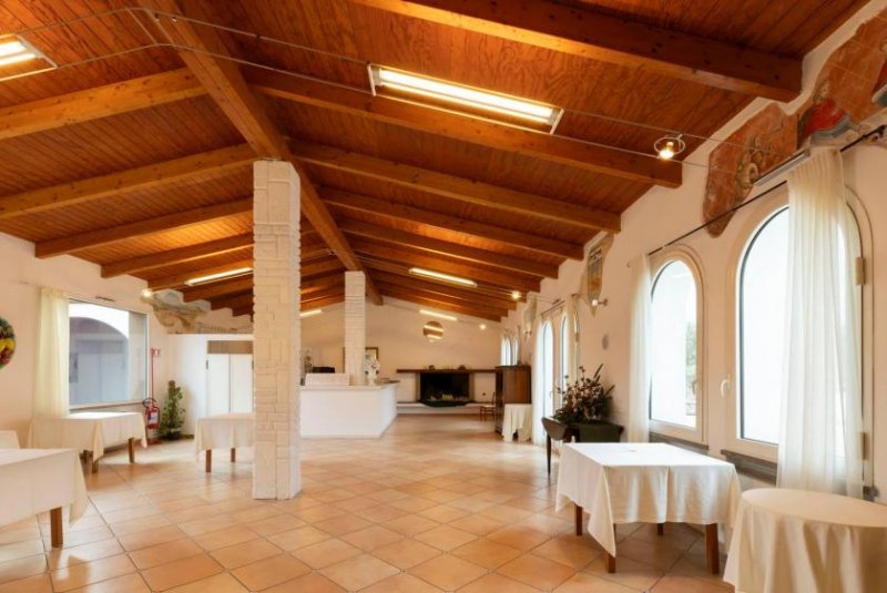 Sorso Eventlocation Sportcenter, Schwimmbad, Pizzeria oder Privatanwesen Haus kaufen