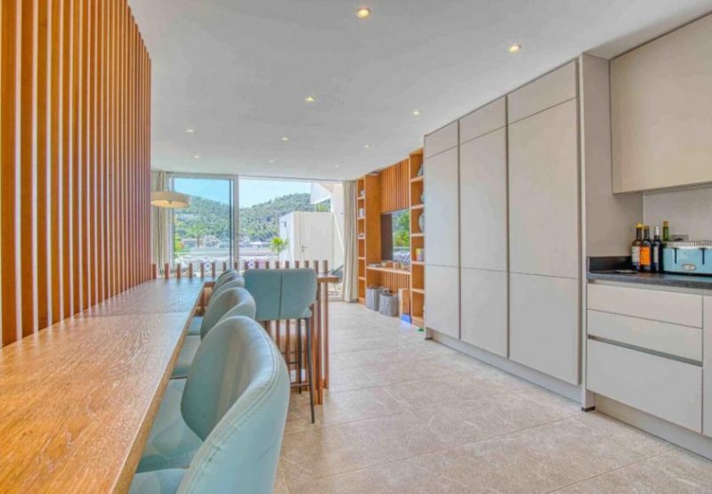 Andratx / Port d'Andratx Duplex-Apartment mit 4 Schlafzimmern direkt am Yachtclub Wohnung kaufen