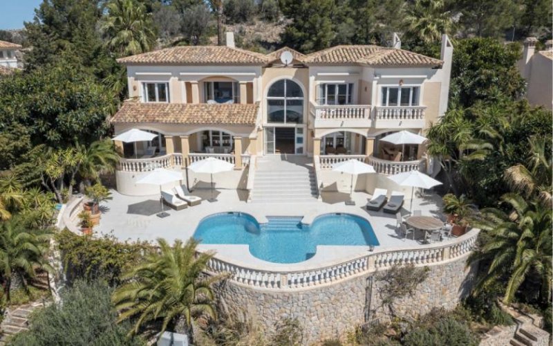 Port D'Andratx Mediterrane Luxusvilla in Toplage von Port d'Andratx mit
einmaligem Panorama- und Meerblick Haus kaufen