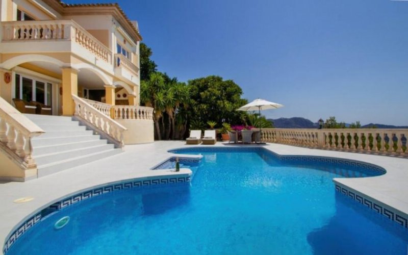 Port D'Andratx Mediterrane Luxusvilla in Toplage von Port d'Andratx mit
einmaligem Panorama- und Meerblick Haus kaufen