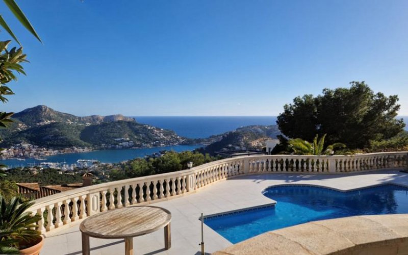 Port D'Andratx Mediterrane Luxusvilla in Toplage von Port d'Andratx mit 
einmaligem Panorama- und Meerblick Haus kaufen