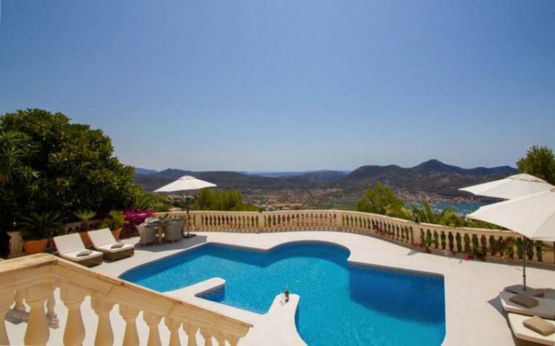 Port D'Andratx Mediterrane Luxusvilla in Toplage von Port d'Andratx mit 
einmaligem Panorama- und Meerblick Haus kaufen