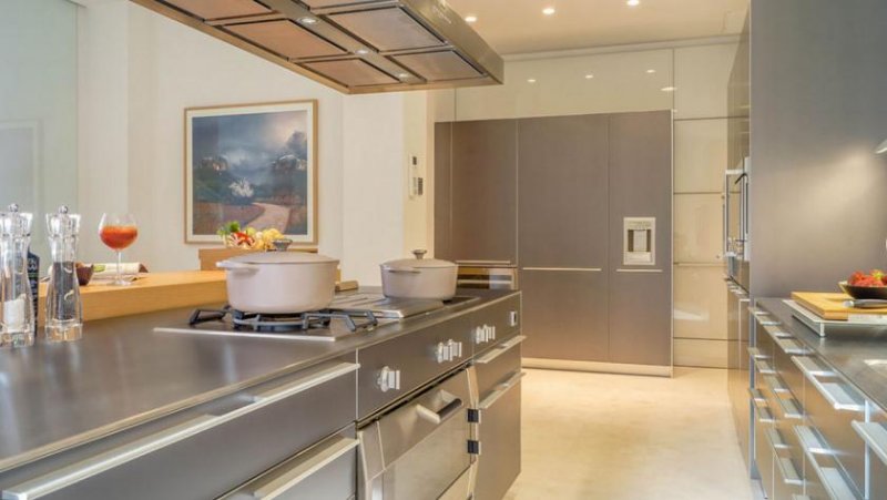 Andratx / Camp de Mar Luxusanwesen in 1. Meereslinie mit Meerzugang und Ferienvermietungslizenz in Camp de Mar Haus kaufen