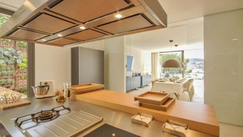 Andratx / Camp de Mar Luxusanwesen in 1. Meereslinie mit Meerzugang und Ferienvermietungslizenz in Camp de Mar Haus kaufen
