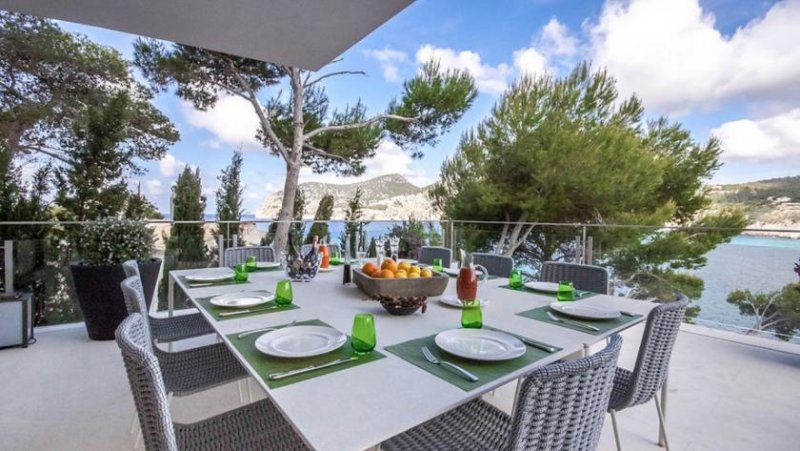 Andratx / Camp de Mar Luxusanwesen in 1. Meereslinie mit Meerzugang und Ferienvermietungslizenz in Camp de Mar Haus kaufen