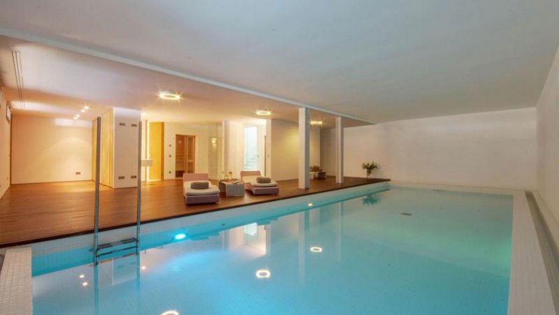 Andratx / Urbanització Es Camp de Mar Luxusanwesen in 1. Meereslinie mit Meerzugang und separatem Gästehaus in Camp de Mar Haus kaufen