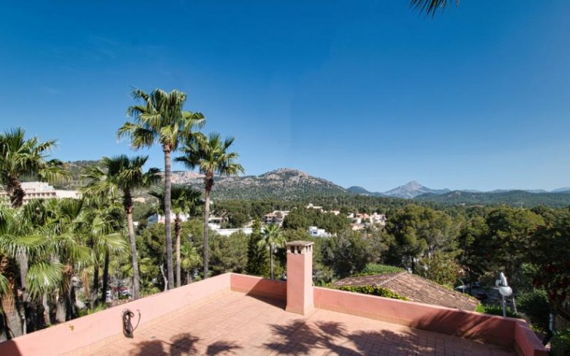 Calvià / Peguera Exklusive, großzügige Villa in Paguera mit Meerblick – inklusive Ferienvermietungslizenz Haus kaufen