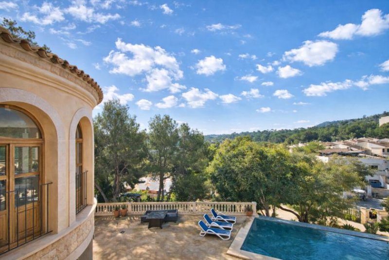 Peguera Mallorca-Villa mit Pool auf 2.372 m² Grundstück in Peguera – großes Renovierungspotenzial Haus kaufen