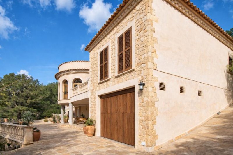 Peguera Mallorca-Villa mit Pool auf 2.372 m² Grundstück in Peguera – großes Renovierungspotenzial Haus kaufen