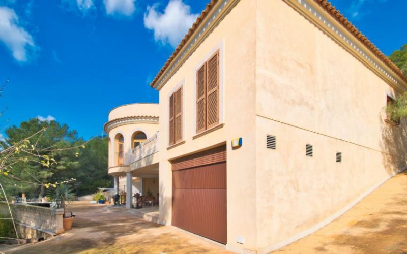 Peguera Mallorca-Villa mit Pool auf 2.372 m² Grundstück in Peguera – großes Renovierungspotenzial Haus kaufen
