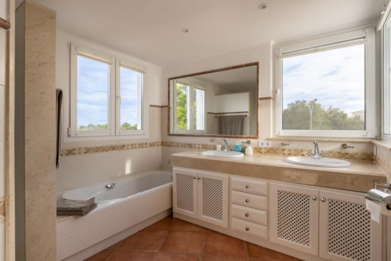 Calvià / Santa Ponça Einfamilienhaus bei Port Adriano Haus kaufen