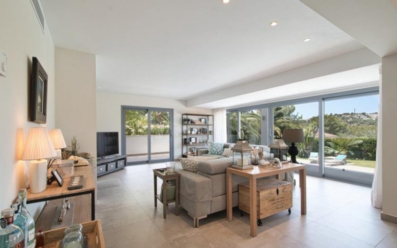 Calvià / Santa Ponça Exklusives Wohnen in Nova Santa Ponsa – elegante Villa mit Pool und Südwestlage Haus kaufen