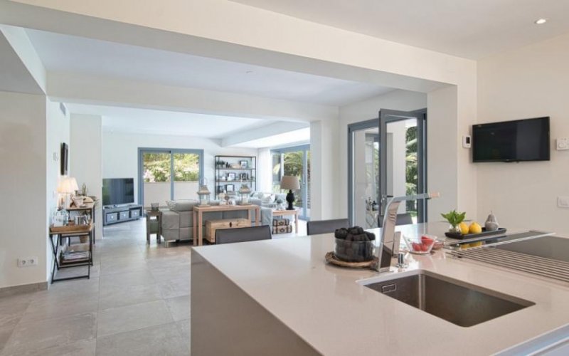Calvià / Santa Ponça Exklusives Wohnen in Nova Santa Ponsa – elegante Villa mit Pool und Südwestlage Haus kaufen