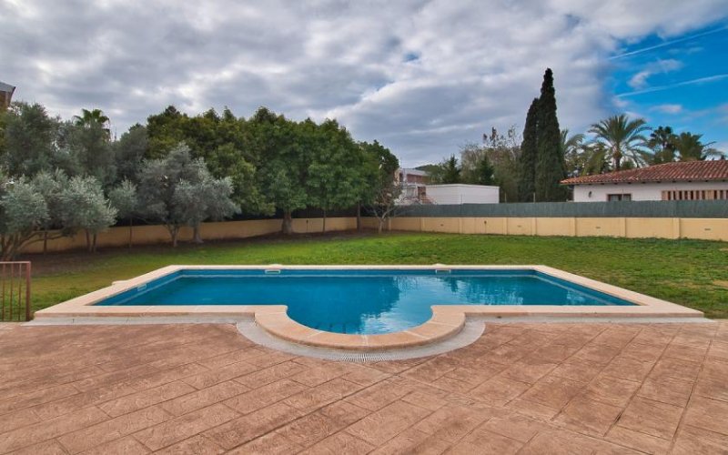 Santa Ponça Große Familienvilla im Bungalowstil mit viel Potenzial und großem Grundstück in Santa Ponsa Haus kaufen