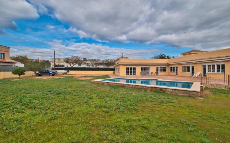 Santa Ponça Große Familienvilla im Bungalowstil mit viel Potenzial und großem Grundstück in Santa Ponsa Haus kaufen