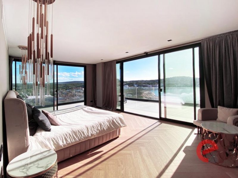 Santa Ponça SPEKTAKULÄRER MEERBLICK TRIFFT AUF PUREN LUXUS:
TRAUMVILLA MIT POOL IN SANTA PONÇA! Haus kaufen