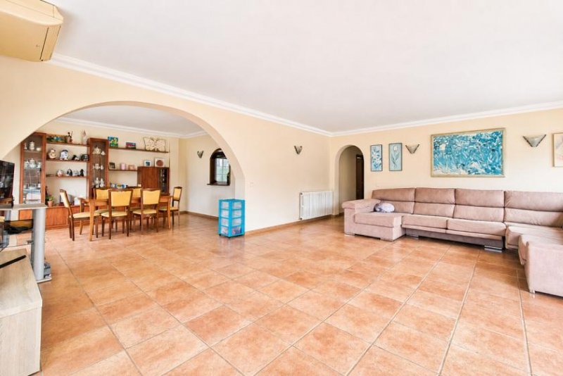 Santa Ponça Villa im Bungalowstil mit großem Grundstück in Santa Ponsa Haus kaufen