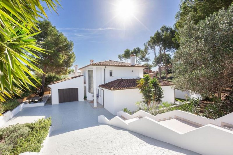 Santa Ponsa Moderne Villa in exklusiver Wohnlage! Haus kaufen