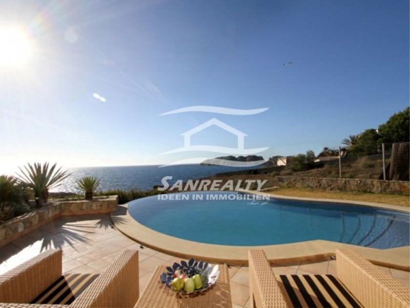 Santa Ponsa SANREALTY | Luxus-Villa in Santa Ponsa auf Mallorca, in erster Meereslinie Haus kaufen