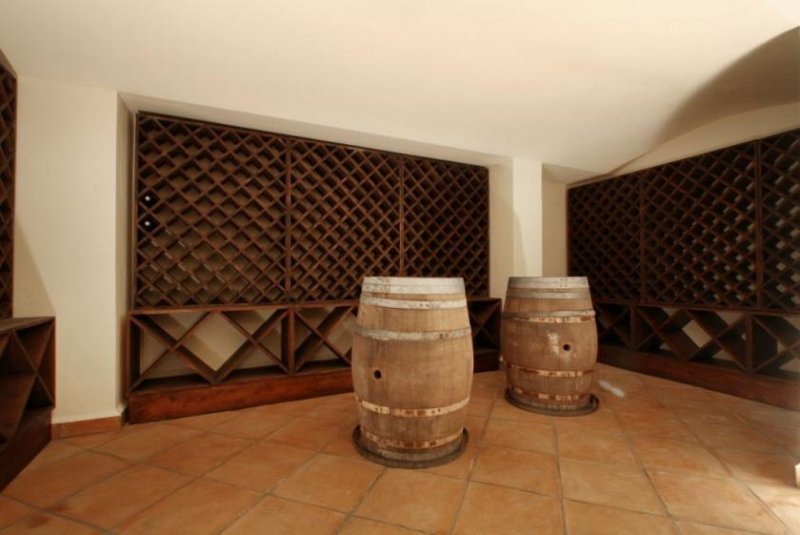 Santa Ponsa SANREALTY | Luxus-Villa in Santa Ponsa auf Mallorca, in erster Meereslinie Haus kaufen