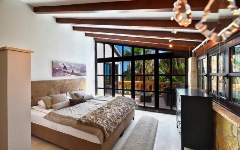 Calvià / Bendinat Mediterrane Traumvilla in Bendinat – Privatsphäre, Stil und Meerblick vereint Haus kaufen