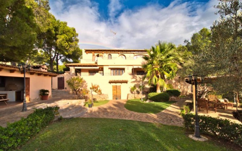 Calvià / Costa d'en Blanes Investitionsobjekt: Villa mit Meerblick, Gästeapartment und großem Garten in Costa den Blanes Haus kaufen