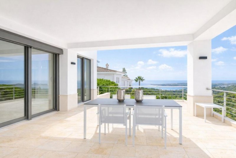 Calvià / Costa d'en Blanes Jeden Morgen das Meer. Jeden Abend der Horizont. Ihre Villa in Mallorcas begehrtester Lage. Haus kaufen