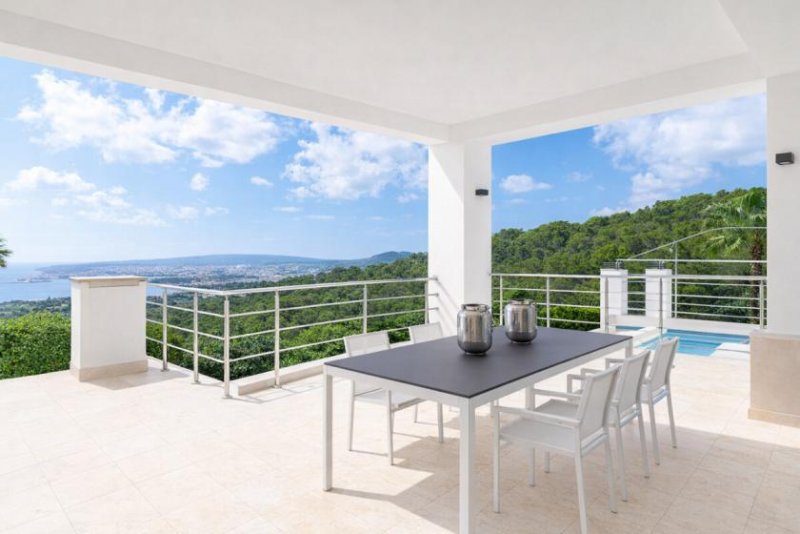 Calvià / Costa d'en Blanes Jeden Morgen das Meer. Jeden Abend der Horizont. Ihre Villa in Mallorcas begehrtester Lage. Haus kaufen
