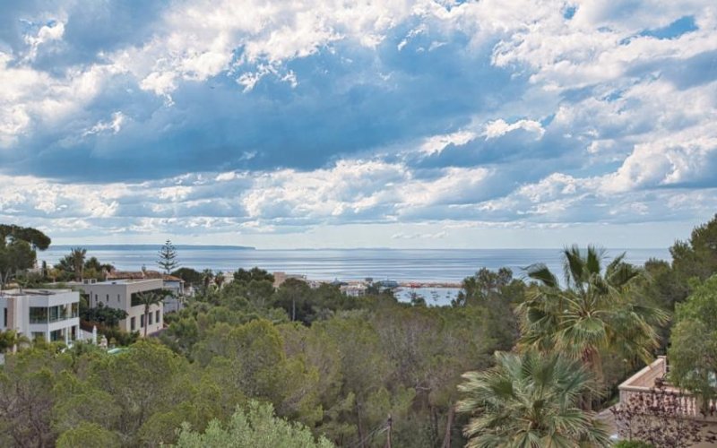 Calvià / Costa d'en Blanes Meerblick-Villa in Costa d’en Blanes mit Pool und Dachterrasse – renovierungsbedürftig Haus kaufen