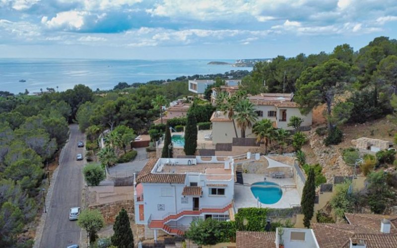 Calvià / Costa d'en Blanes Meerblick-Villa in Costa d’en Blanes mit Pool und Dachterrasse – renovierungsbedürftig Haus kaufen