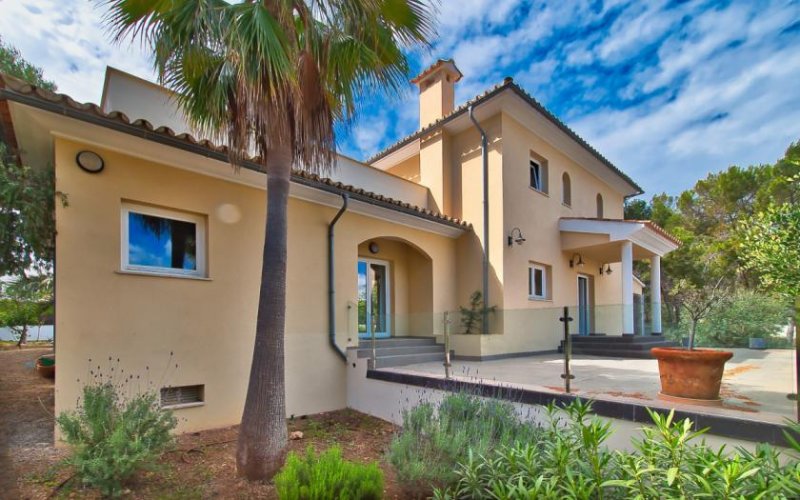 Calvià / Sol de Mallorca Exklusive Villa mit großzügigem Garten & Pool in Sol de Mallorca Haus kaufen