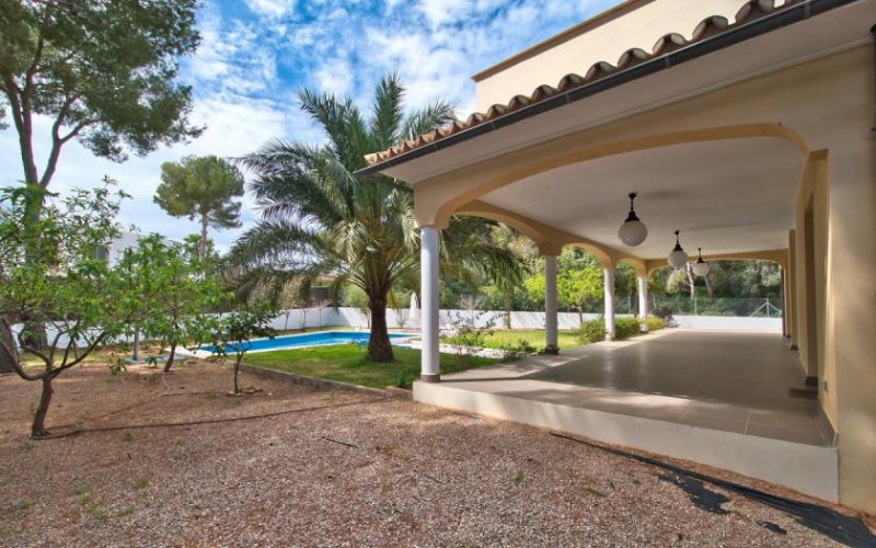 Calvià / Sol de Mallorca Exklusive Villa mit großzügigem Garten & Pool in Sol de Mallorca Haus kaufen