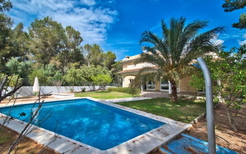 Calvià / Sol de Mallorca Villa mit großem flachen Garten in Sol de Mallorca Haus kaufen