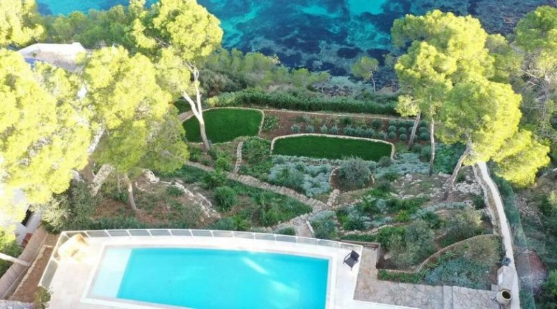 Torrenova Wohnen direkt am Mittelmeer – Traumvilla mit privatem Meerzugang in Bestlage Haus kaufen