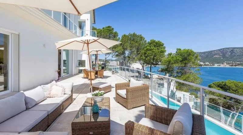 Torrenova Wohnen direkt am Mittelmeer – Traumvilla mit privatem Meerzugang in Bestlage Haus kaufen
