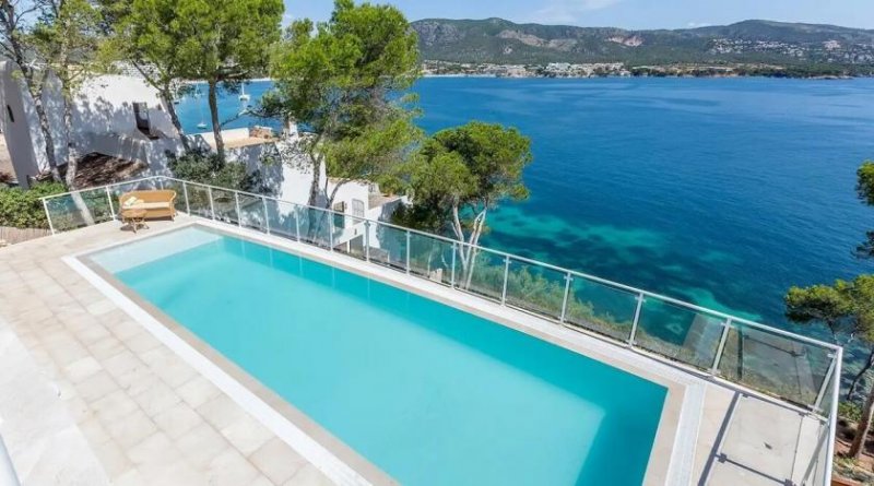 Torrenova Wohnen direkt am Mittelmeer – Traumvilla mit privatem Meerzugang in Bestlage Haus kaufen