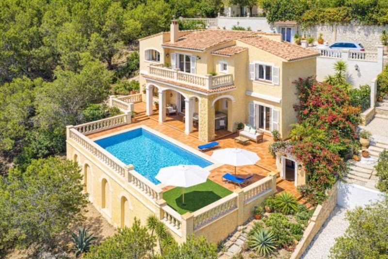 Calvià / Costa de la Calma Exklusive Villa mit atemberaubendem Panorama, privatem Pool und mediterranem Flair Haus kaufen