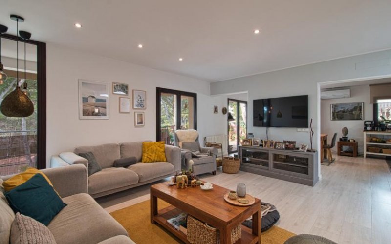 Calvià / Costa de la Calma Stilvolle Villa in Costa de la Calma mit Teilmeerblick und strandnaher Lage (ca. 100 m) Haus kaufen