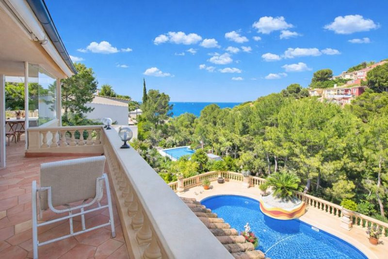 Calvià / Costa de la Calma Zwischen Himmel, Pool und Meer – elegante Villa in ruhiger Lage von Costa de la Calma Haus kaufen