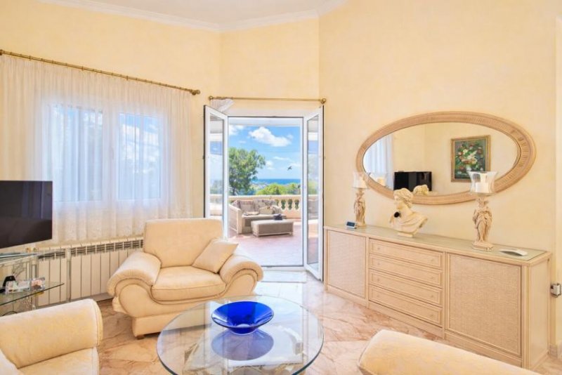 Calvià / Costa de la Calma Zwischen Himmel, Pool und Meer – elegante Villa in ruhiger Lage von Costa de la Calma Haus kaufen