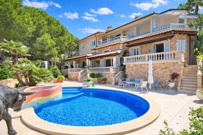 Calvià / Costa de la Calma Zwischen Himmel, Pool und Meer – elegante Villa in ruhiger Lage von Costa de la Calma Haus kaufen